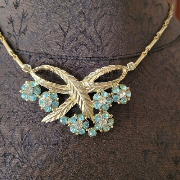 Vintage Gold Tone Blue Floral Rhinestone Necklace With Bow Design - Picture 2 of 5